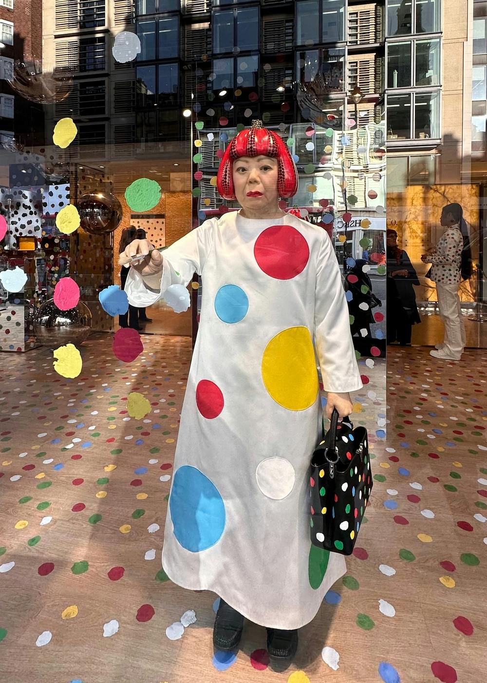 If you want to play the Yayoi Kusama claw machine game at Louis